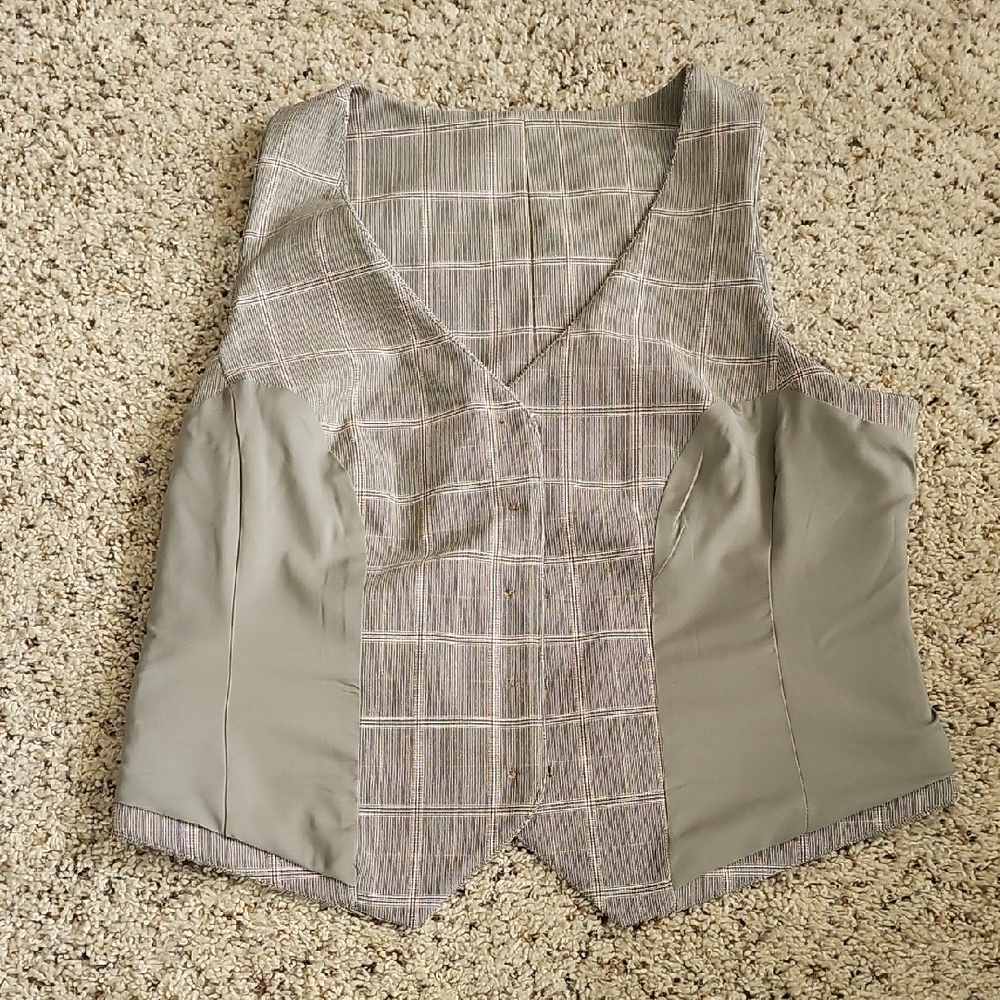Express sz M gray plaid button-up vest - Picture 8 of 13